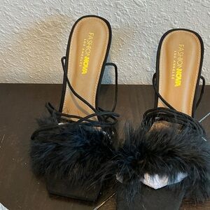 Fashion Nova Elegant Black Feathered Women Size 8.5